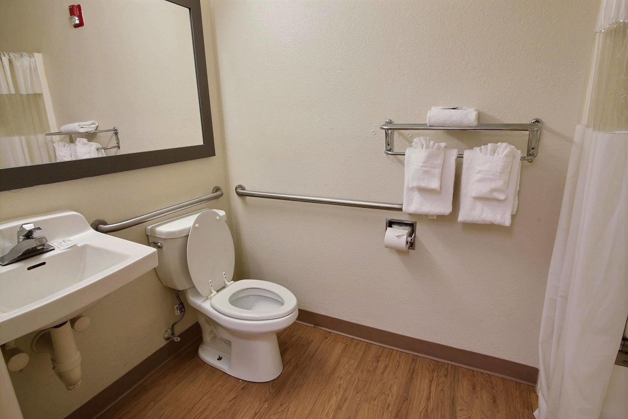 Intown Suites Extended Stay Chesapeake Va - I-64 Crossways Blvd ภายนอก รูปภาพ